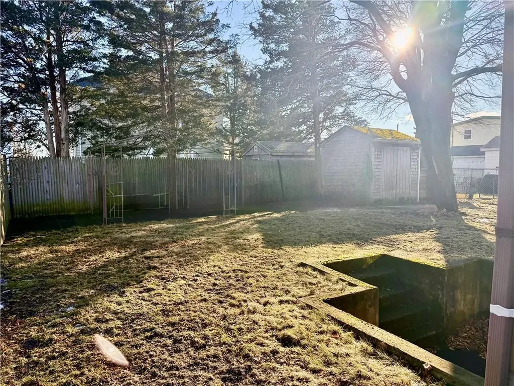 139 Suffolk Avenue Pawtucket RI 0261