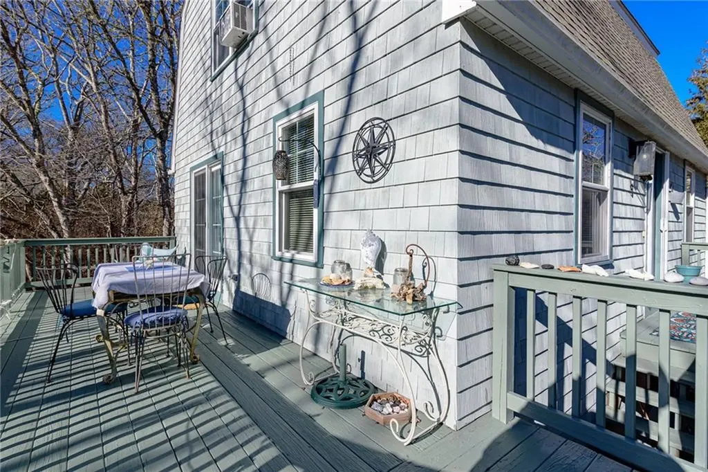 5 Shadberry Trail South Kingstown RI 02879