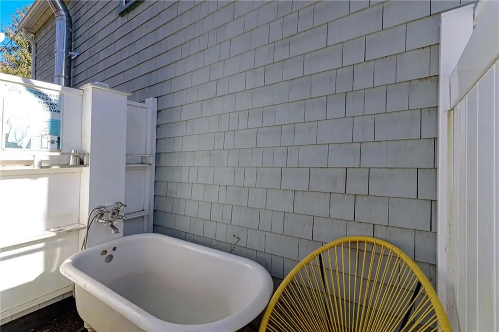 5 Shadberry Trail South Kingstown RI 02879