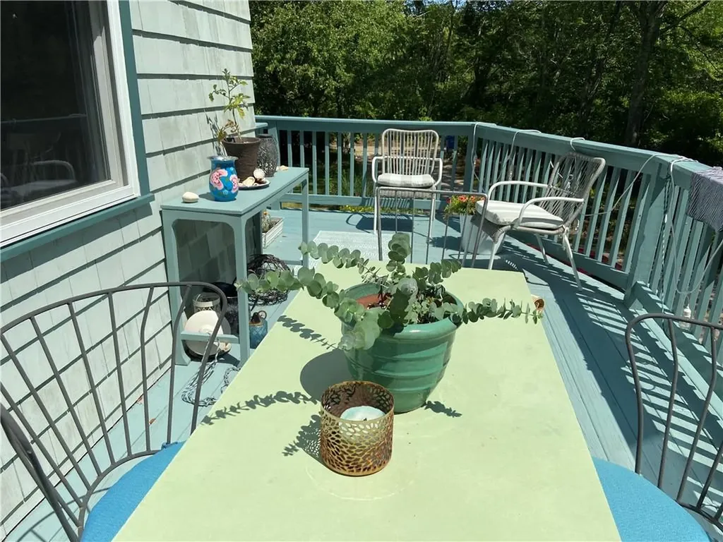 5 Shadberry Trail South Kingstown RI 02879