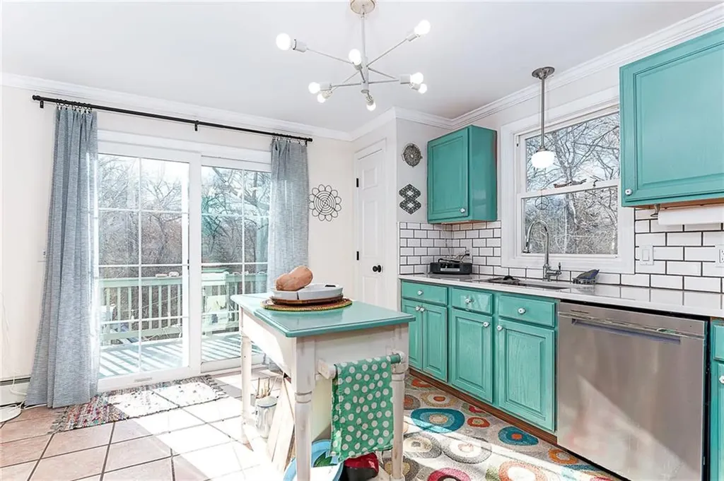 5 Shadberry Trail South Kingstown RI 02879