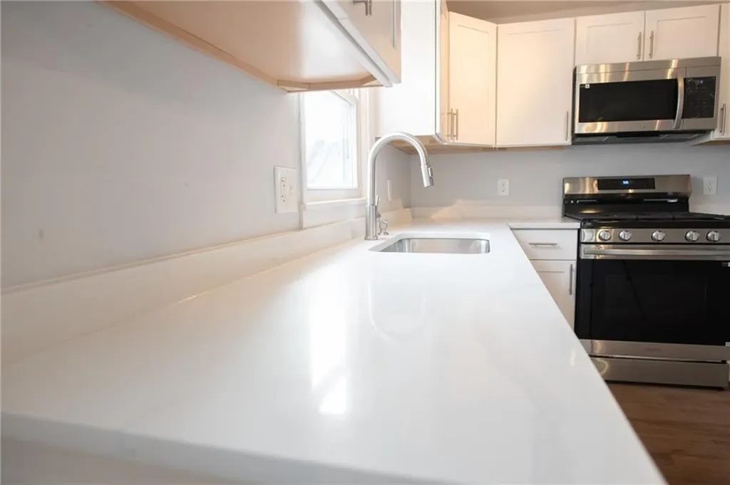 60 Ophelia Street Providence RI 02909