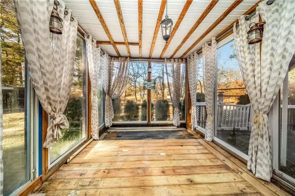 10 Colonial Road Coventry RI 02816