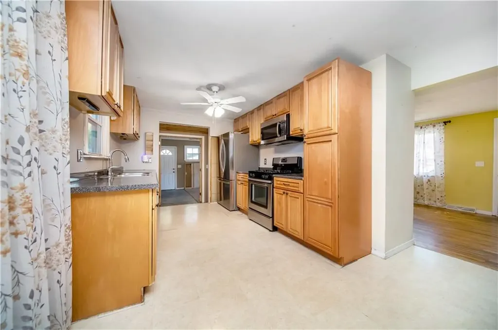 10 Colonial Road Coventry RI 02816