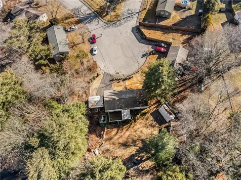 10 Colonial Road Coventry RI 02816