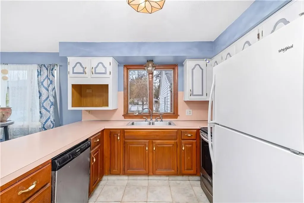 5 Madison Street North Providence RI 02911
