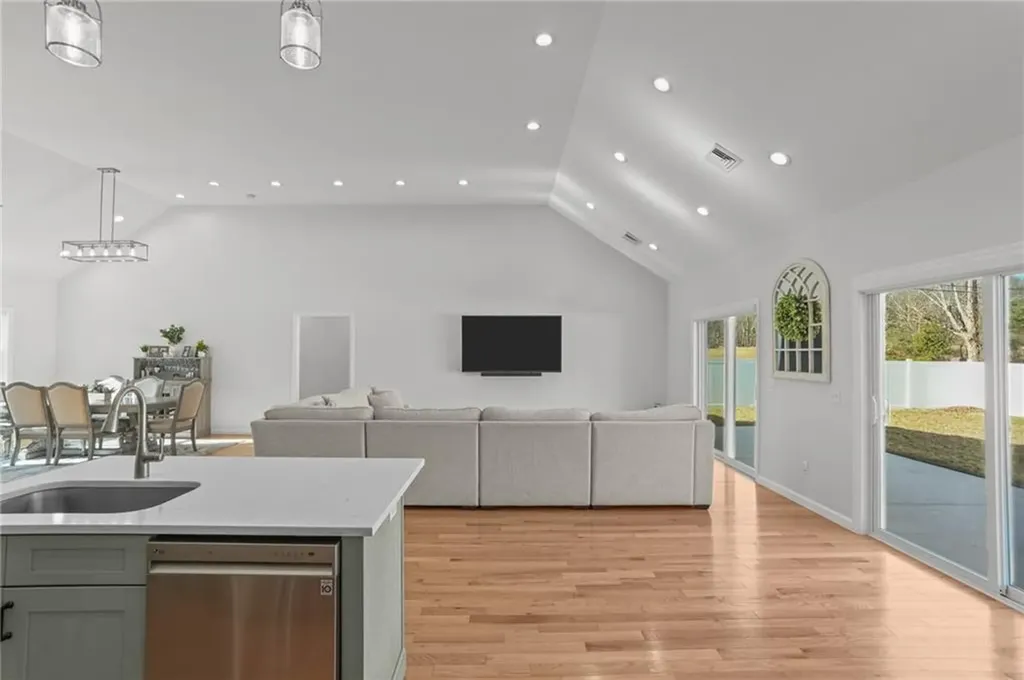 1 Alexandria Way Johnston RI 02919