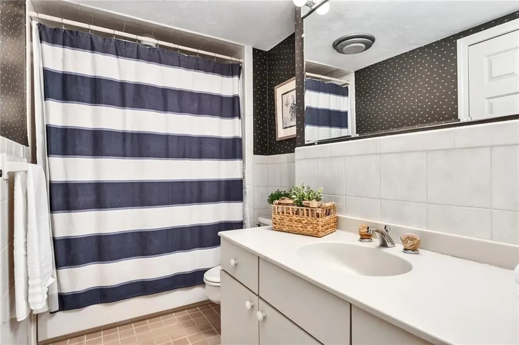 1125 Point Judith Road Narragansett RI 02882