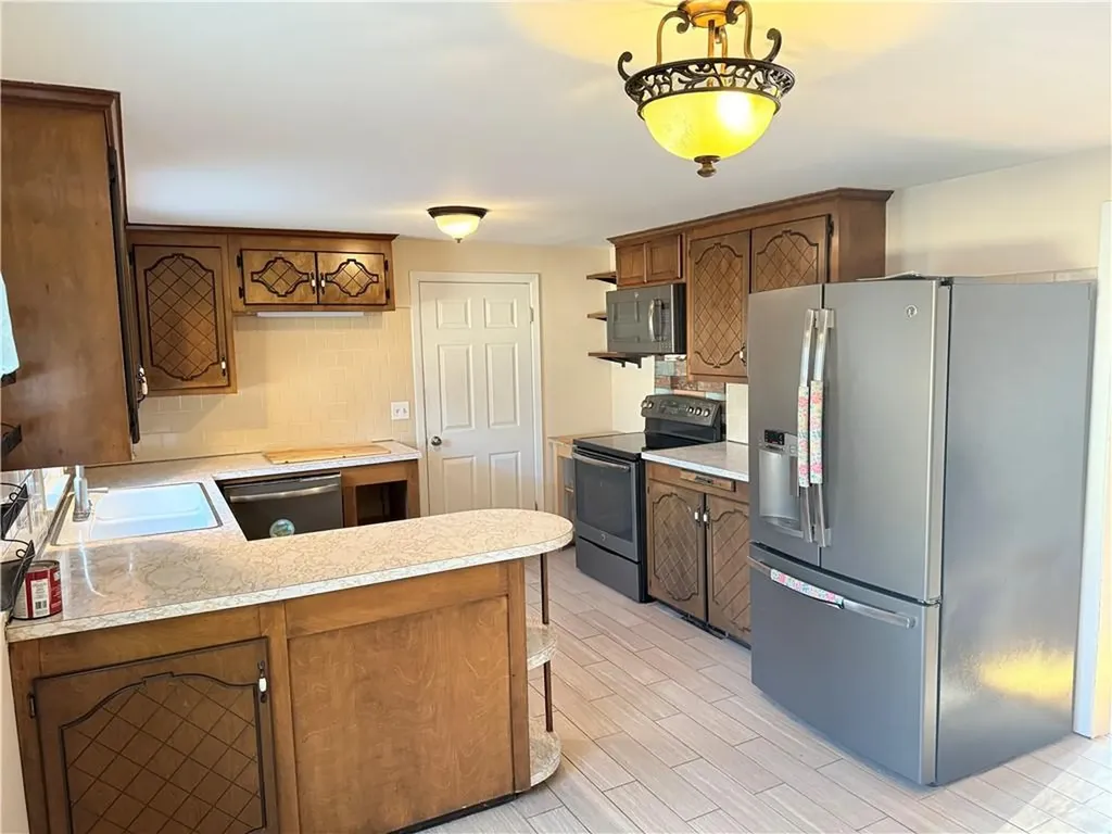 63 Ramblewood Drive Warwick RI 02889