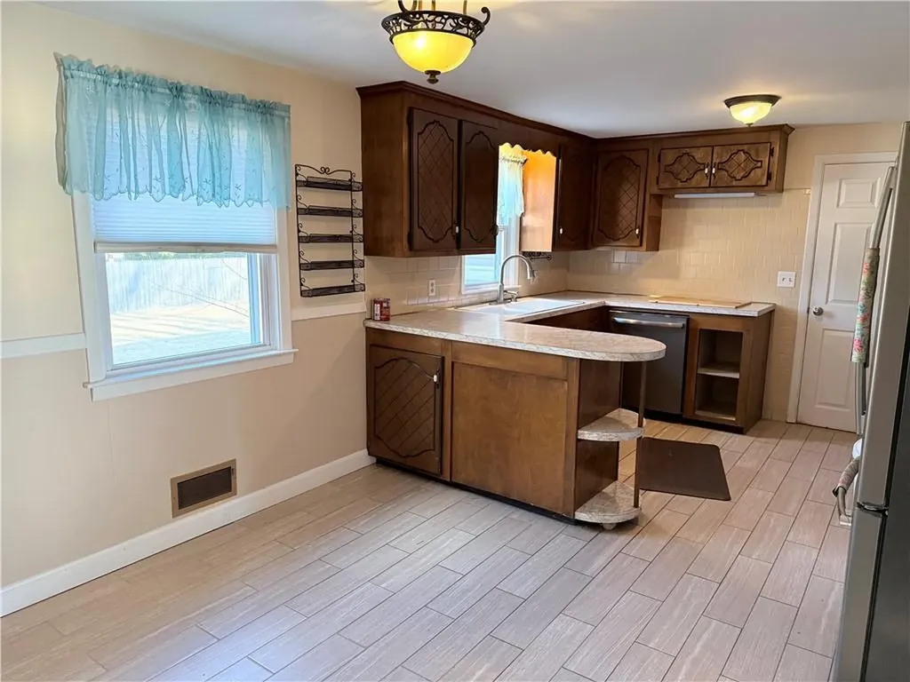 63 Ramblewood Drive Warwick RI 02889