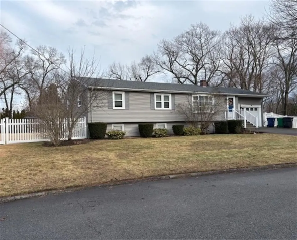 63 Ramblewood Drive Warwick RI 02889