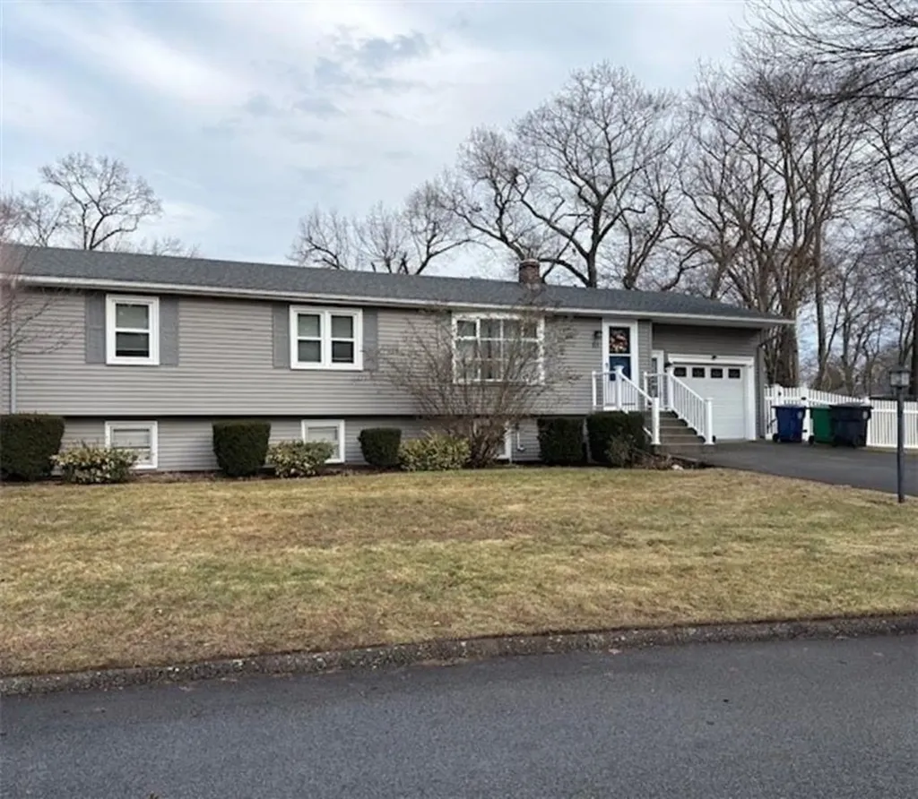 63 Ramblewood Drive Warwick RI 02889