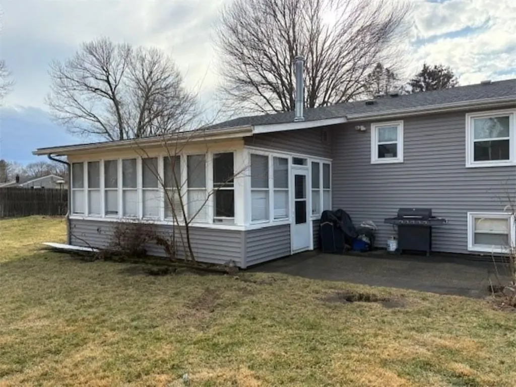 63 Ramblewood Drive Warwick RI 02889