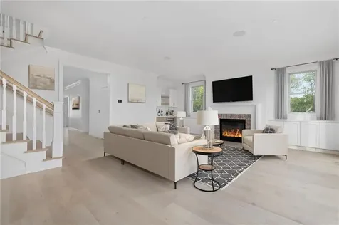 12 Lookout Lane Portsmouth RI 02871