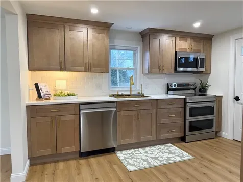 122 Elder Street Lincoln RI 02865