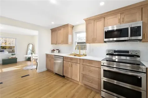 122 Elder Street Lincoln RI 02865