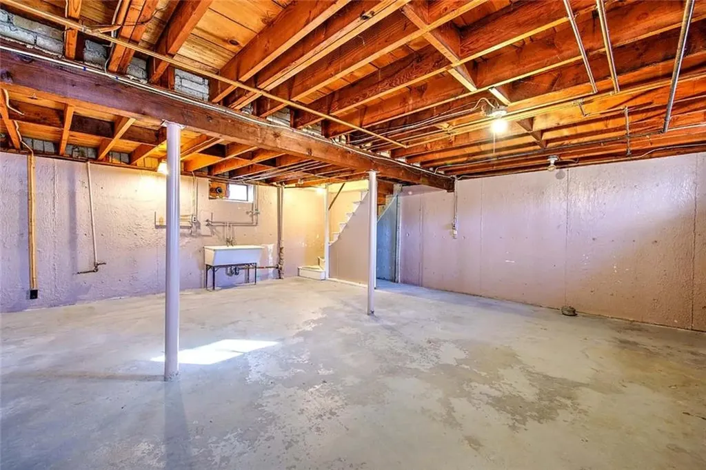 370 Budlong Road Cranston RI 02920