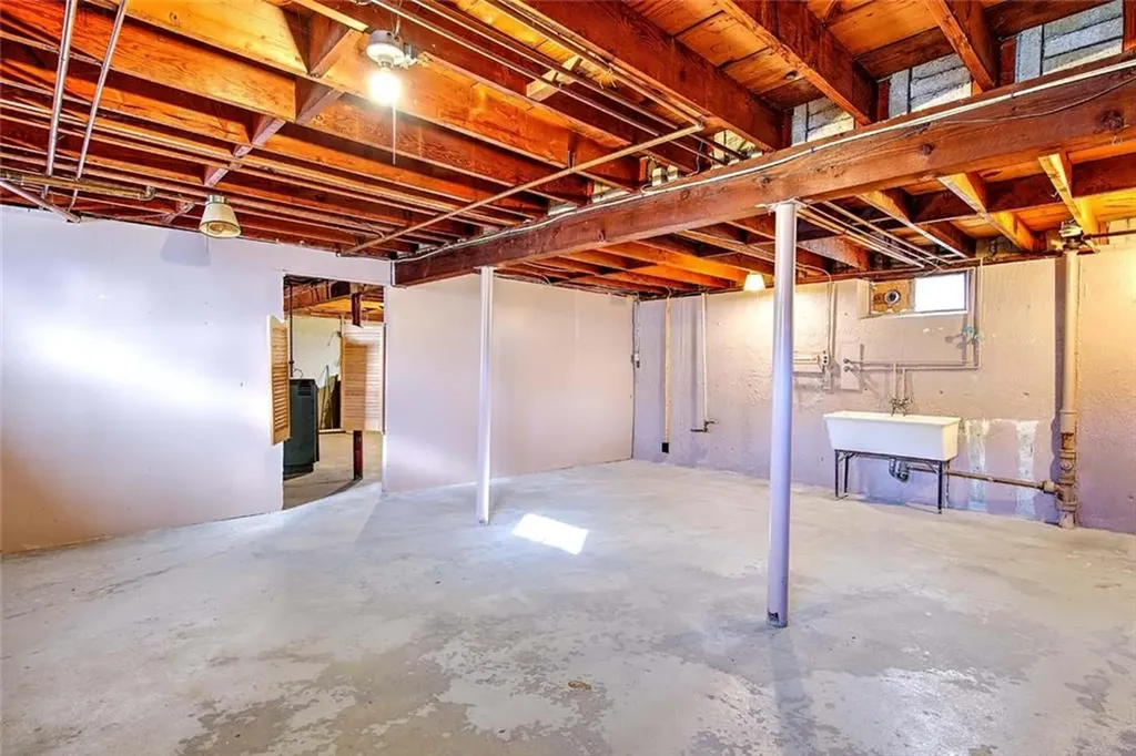 370 Budlong Road Cranston RI 02920