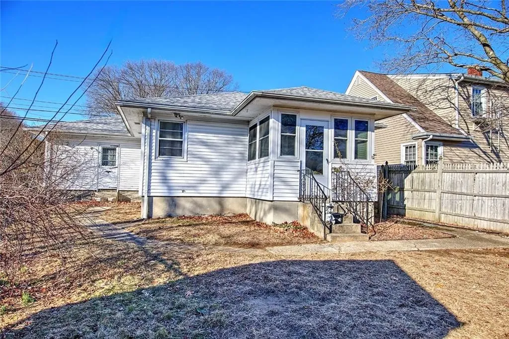 370 Budlong Road Cranston RI 02920