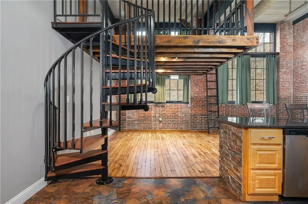 685 Social Street Woonsocket RI 02895