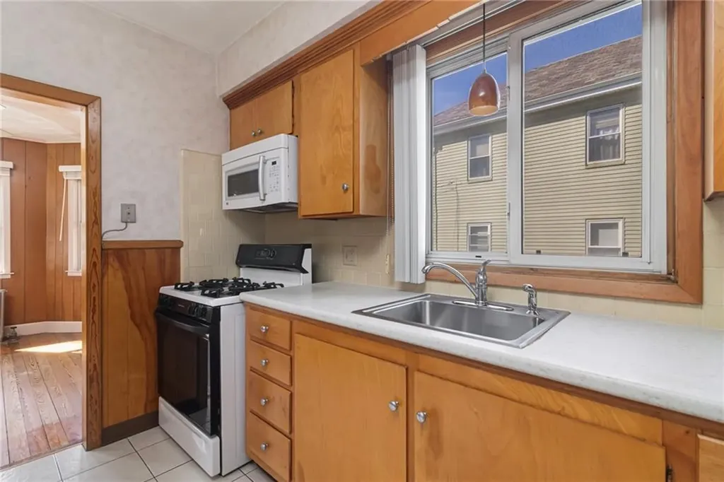 82 Clemence Street Cranston RI 02920