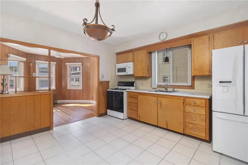 82 Clemence Street Cranston RI 02920