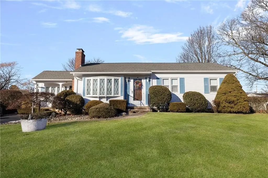 39 Holiday Avenue Warwick RI 02888