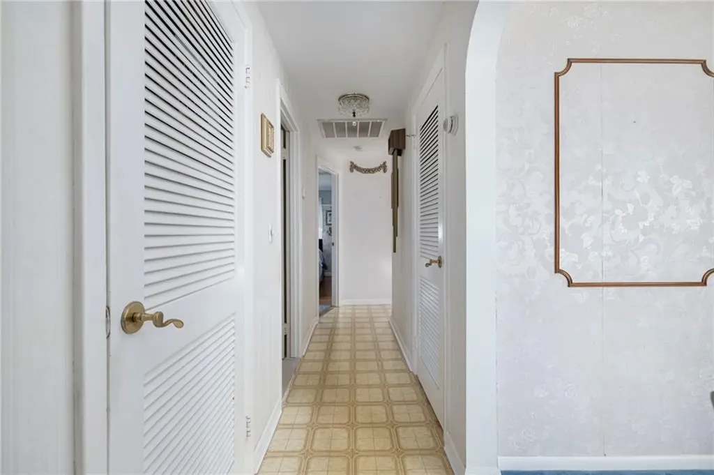 39 Holiday Avenue Warwick RI 02888