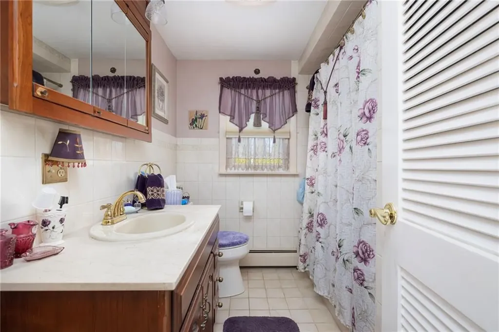 39 Holiday Avenue Warwick RI 02888