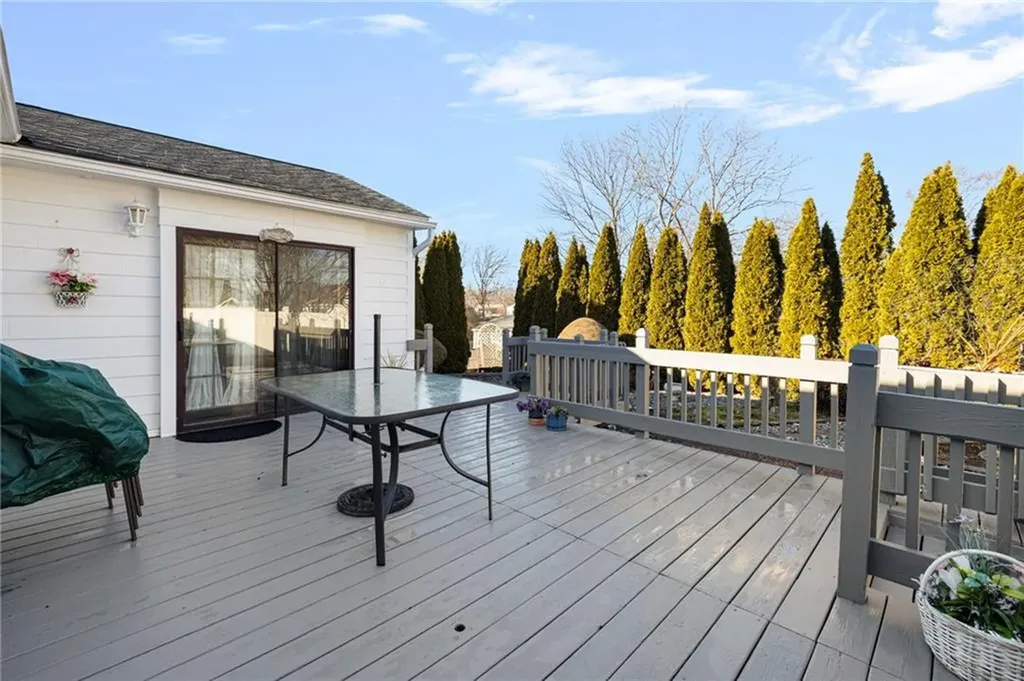 39 Holiday Avenue Warwick RI 02888