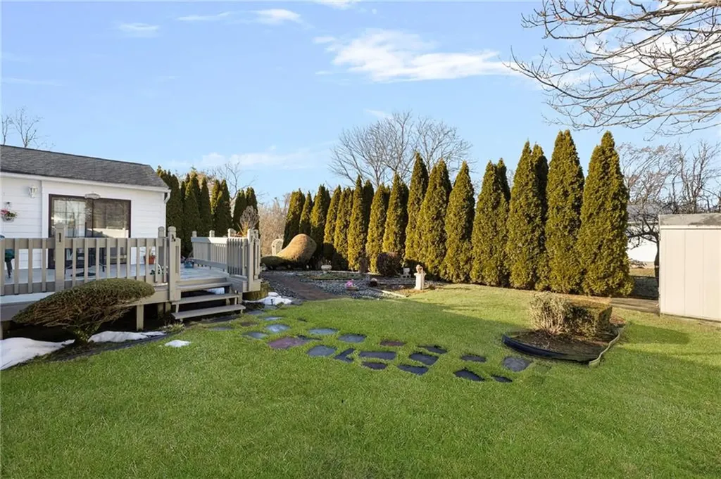 39 Holiday Avenue Warwick RI 02888