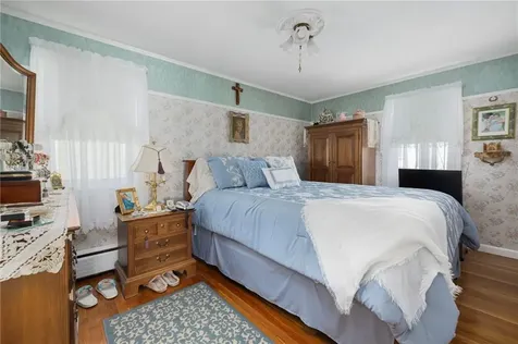 39 Holiday Avenue Warwick RI 02888