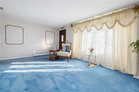 39 Holiday Avenue Warwick RI 02888