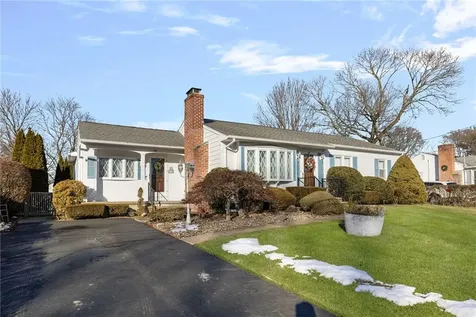39 Holiday Avenue Warwick RI 02888