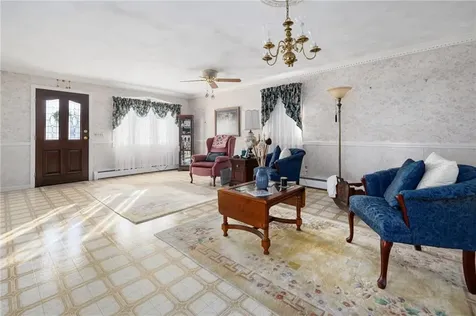 39 Holiday Avenue Warwick RI 02888