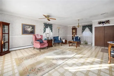 39 Holiday Avenue Warwick RI 02888