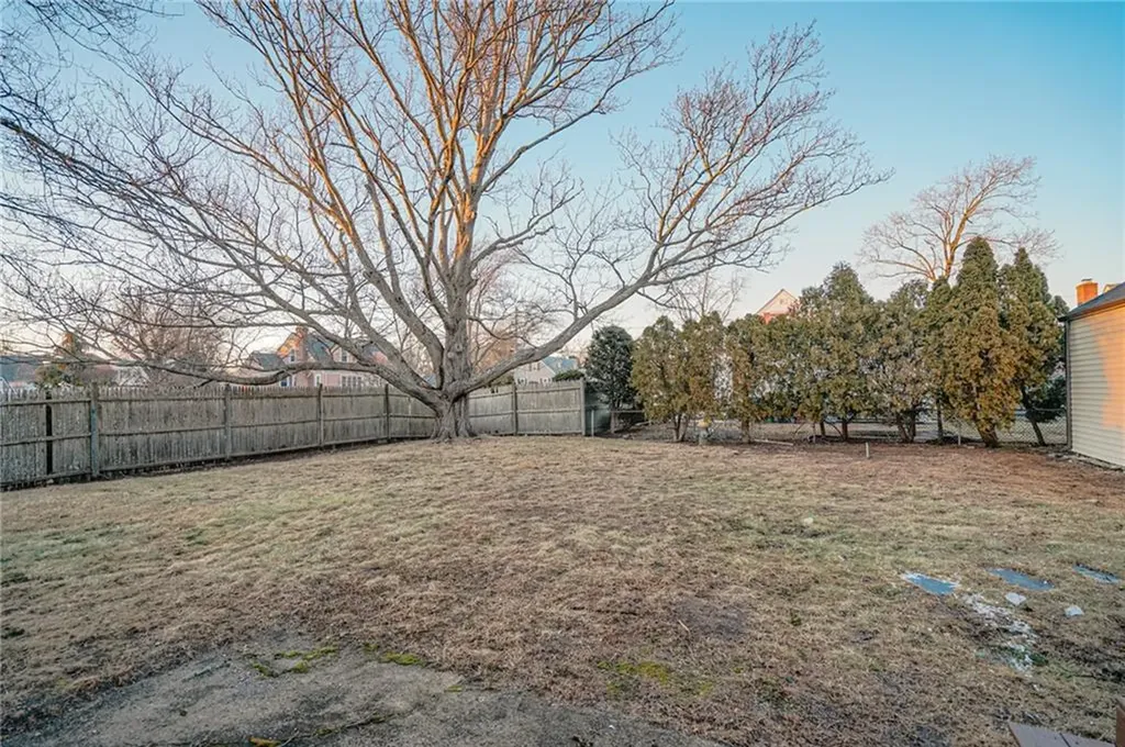 101 Omaha Boulevard Warwick RI 02889