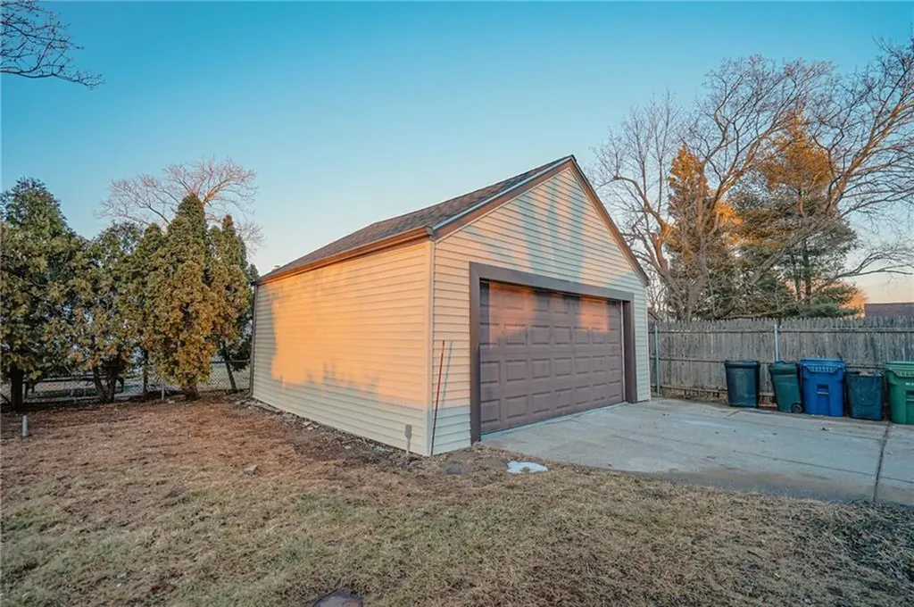 101 Omaha Boulevard Warwick RI 02889