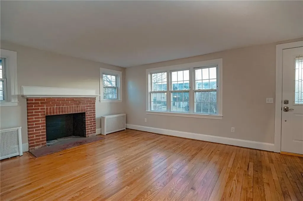 101 Omaha Boulevard Warwick RI 02889