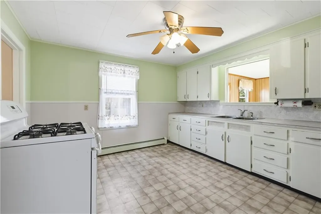 9 Lillis Avenue Barrington RI 02806