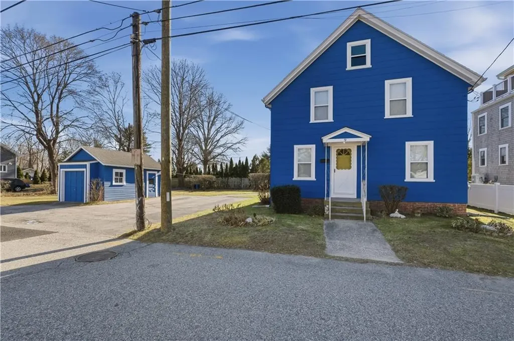 9 Lillis Avenue Barrington RI 02806