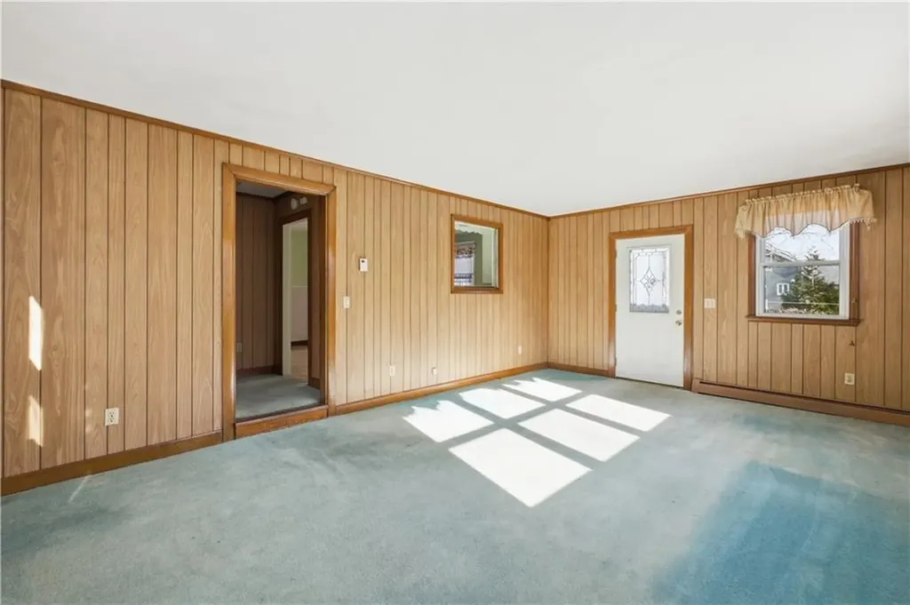 9 Lillis Avenue Barrington RI 02806