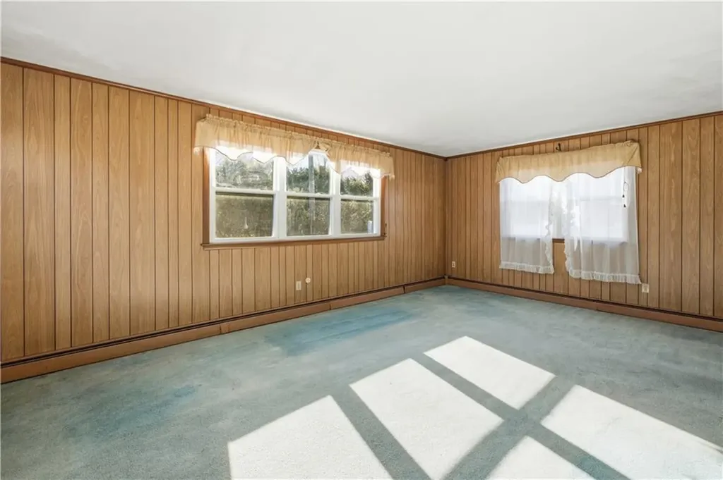 9 Lillis Avenue Barrington RI 02806