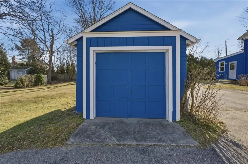 9 Lillis Avenue Barrington RI 02806