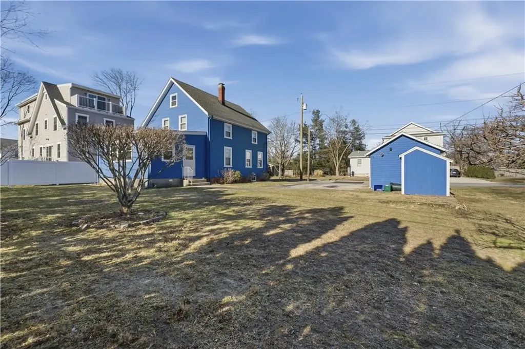 9 Lillis Avenue Barrington RI 02806