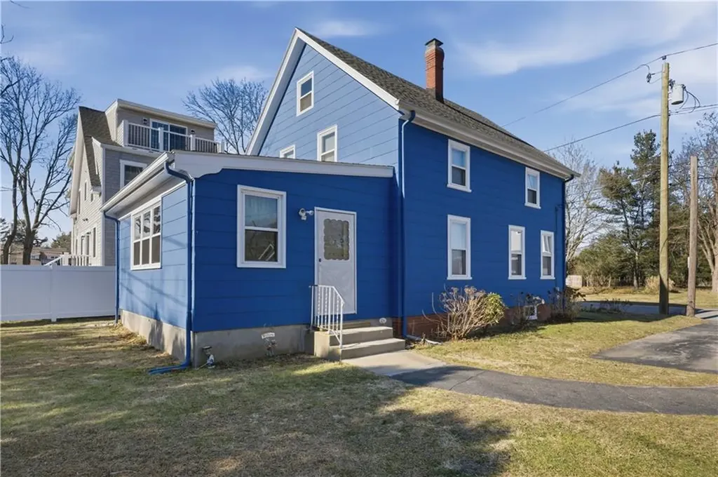9 Lillis Avenue Barrington RI 02806