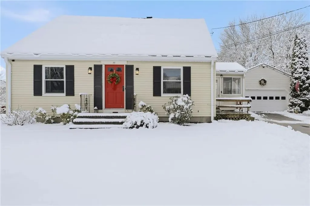 11 Gladding Street Bristol RI 02809