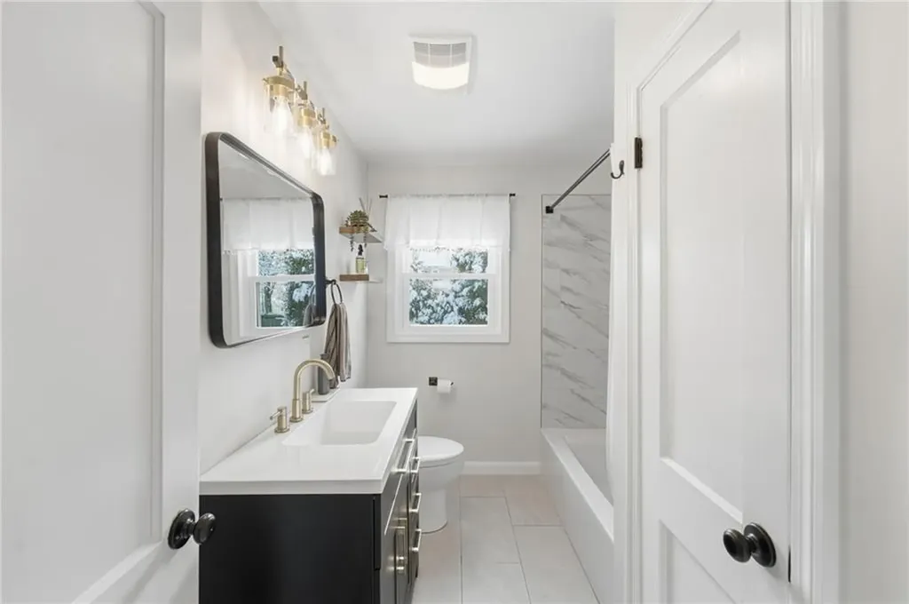 11 Gladding Street Bristol RI 02809