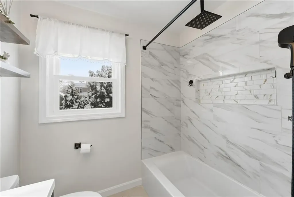 11 Gladding Street Bristol RI 02809