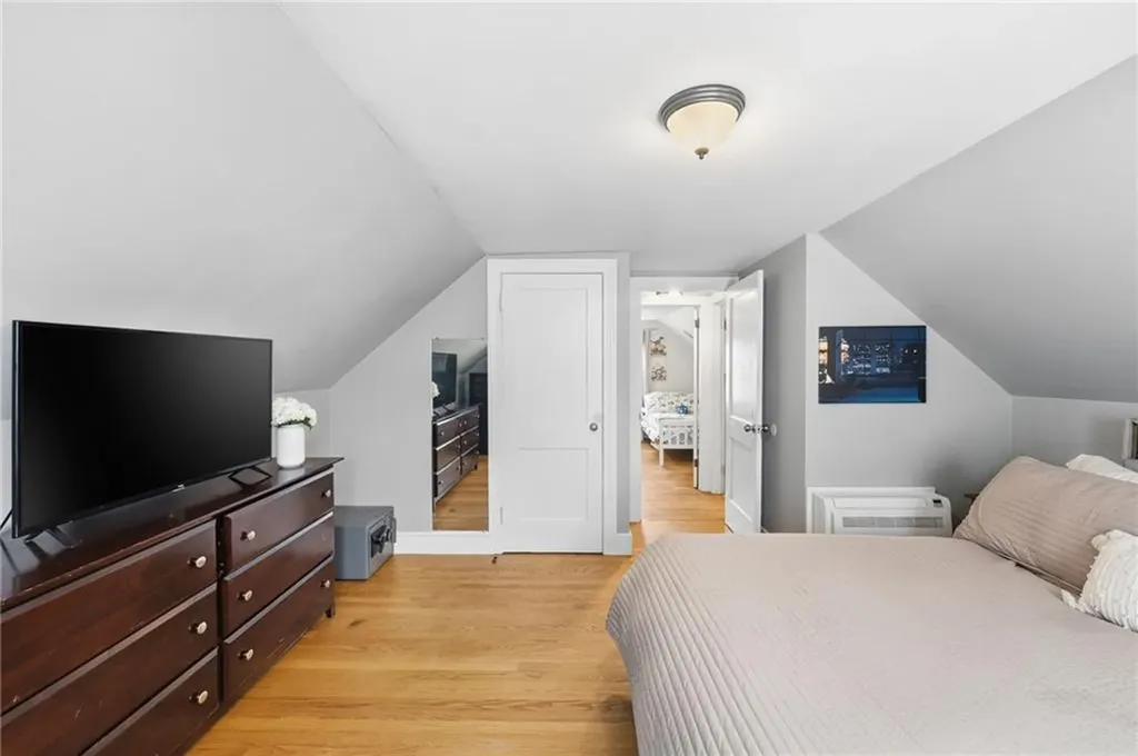 11 Gladding Street Bristol RI 02809